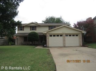 4110 NW Meadowbrook Dr, Lawton, OK 73505