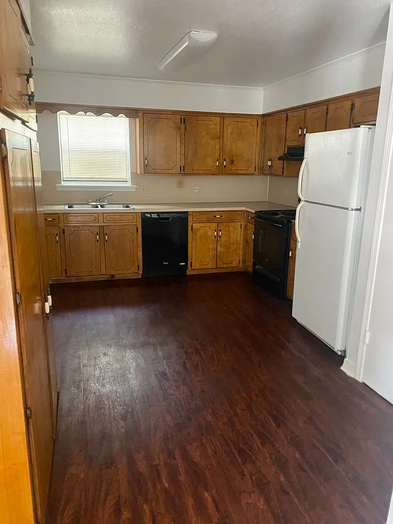 6824 Jefferson Paige Rd — Photo 2