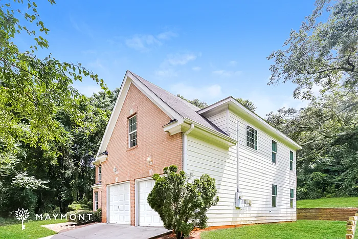 2556 Phillips St — Photo 3