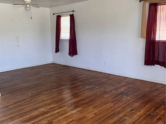 4th image of 4911 Colwyck Dr