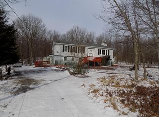 195 Valley View Dr, Albrightsville, PA 18210