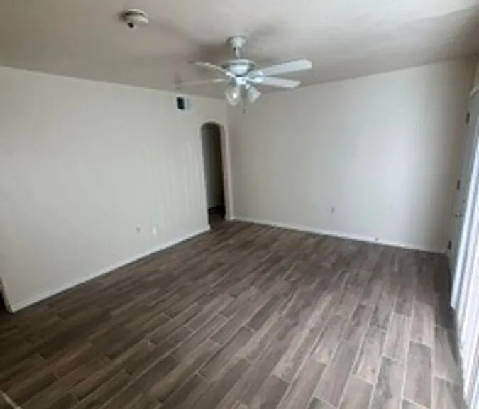 1405 W Clarendon Ave #5 — Photo 6
