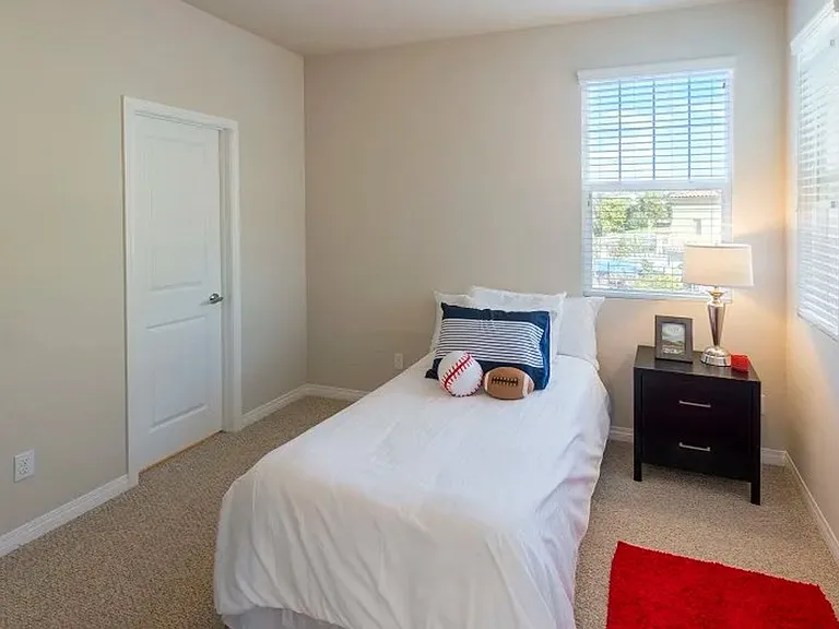 Costa Pointe Luxury 3-4 Bedroom Townhomes — Photo 44