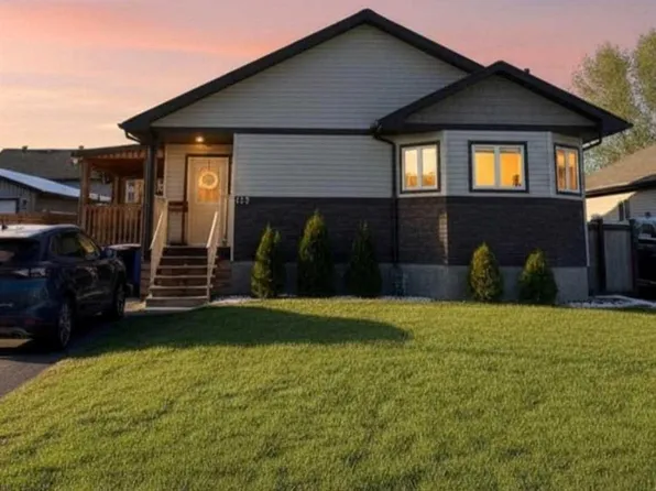125 E Beardsley Cres, Wood Buffalo, AB T9H 2T5