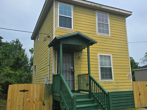 2430 Winthrop St, New Orleans, LA 70117