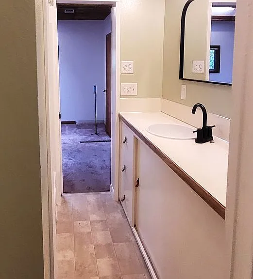 1327 Toledo St — Photo 33