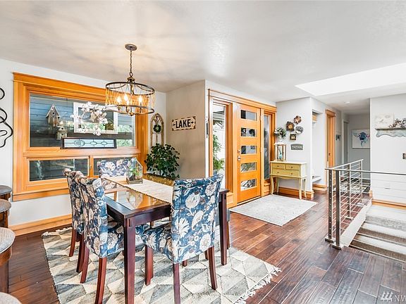 2nd image of 3613 Lakeridge Dr E
