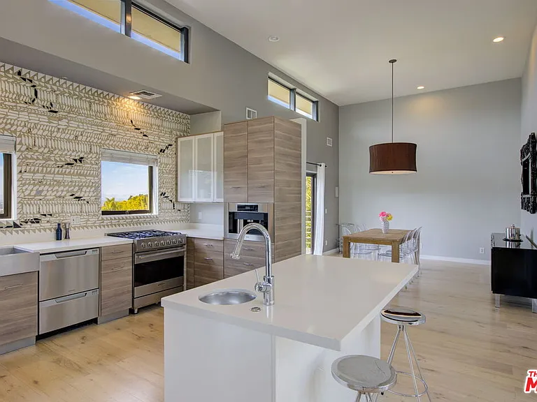 3223 Tareco Dr — Photo 10