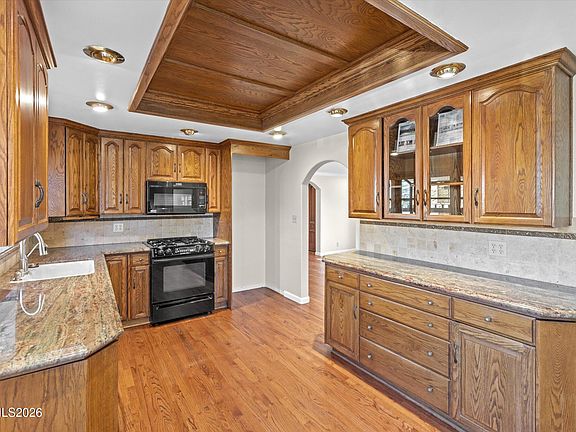 5th image of 255 Circle Dr