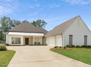243 Grayhawk Dr, Madison, MS 39110