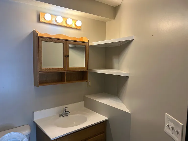 222 Chestnut St — Photo 12