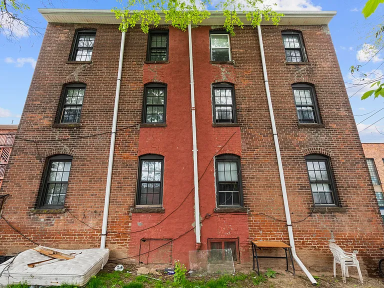26-28 Lawrence St #26-5 — Photo 16