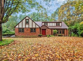 73 Wolf Hill Ct, Cheshire, CT 06410