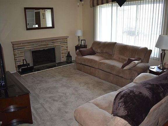 5th image of 31567 Louise Dr