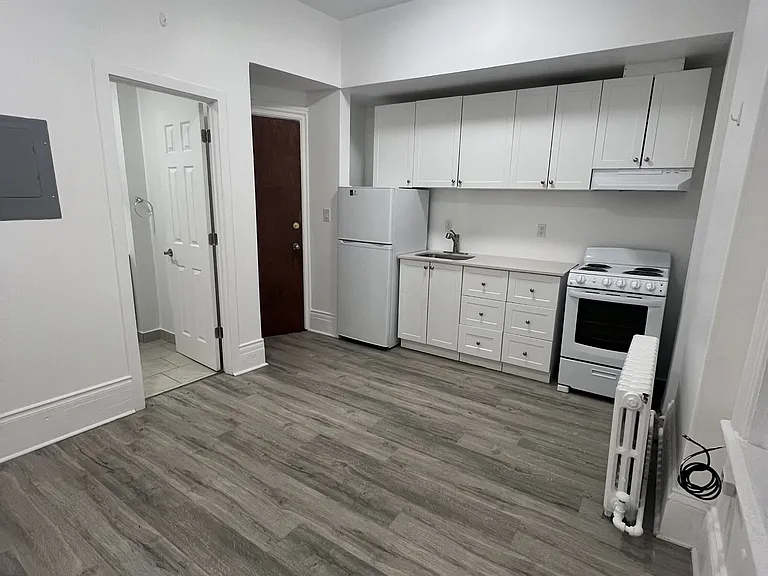 379 Cooper St — Photo 9