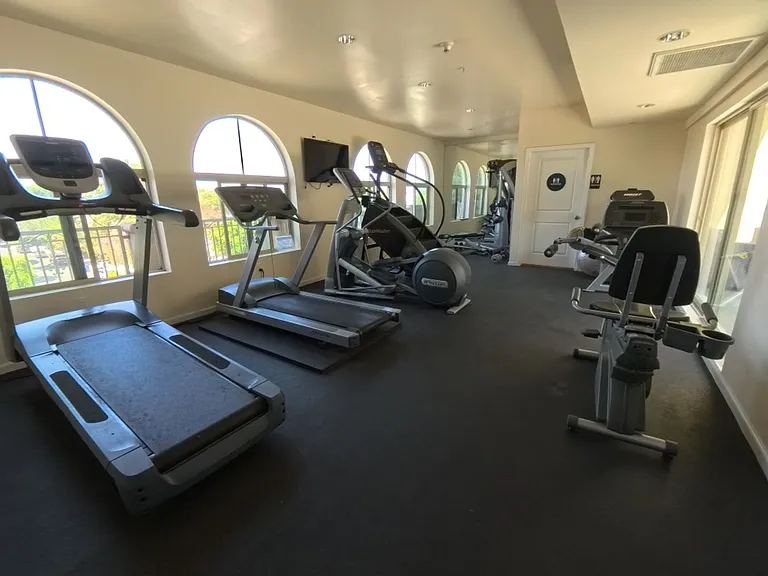 Vista Del Sol - Burbank — Photo 41