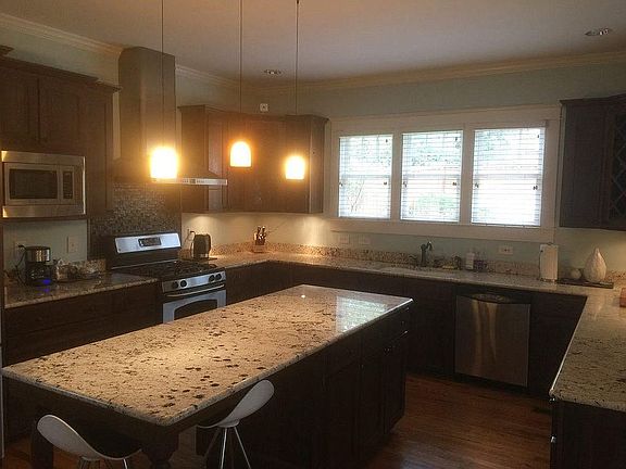 5th image of 2116 W Linden Ave