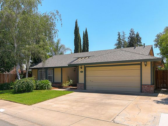 3rd image of 5854 Laguna Trail Way