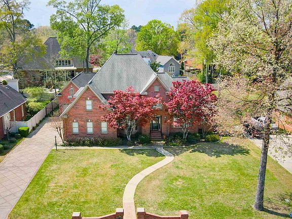 2nd image of 1538 Black Hall Ln SE