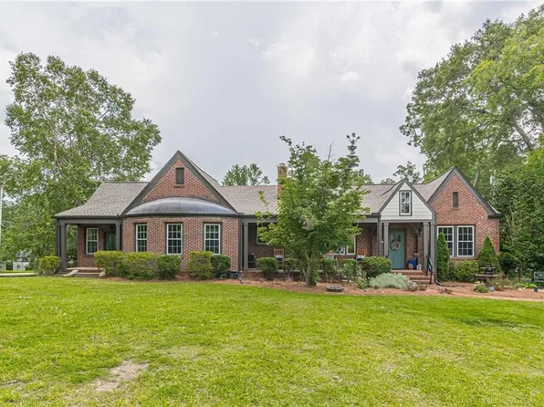 705 E Main St, Hogansville, GA 30230