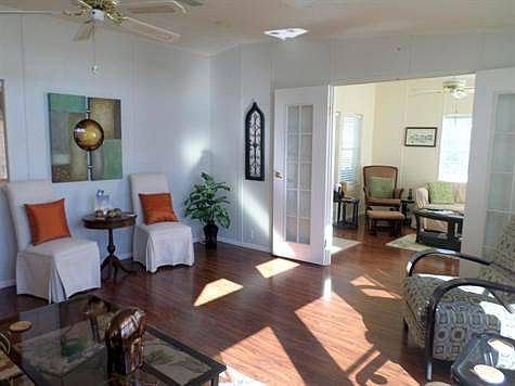 3rd image of 5344 Salisbury Ln #425