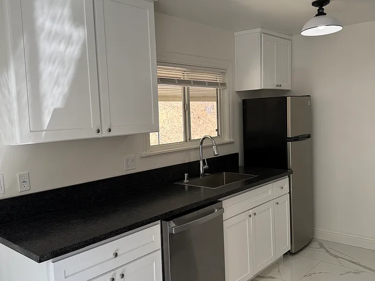 2830 Coloma St #7 — Photo 4