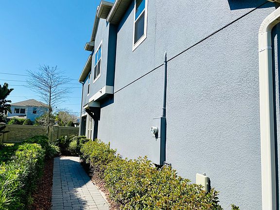 Side view and Entry way