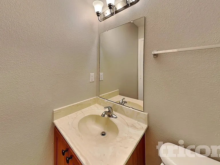 2736 Wilder Loop NE — Photo 14