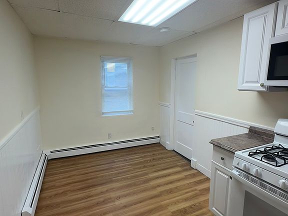 5th image of 14 Park St APT B
