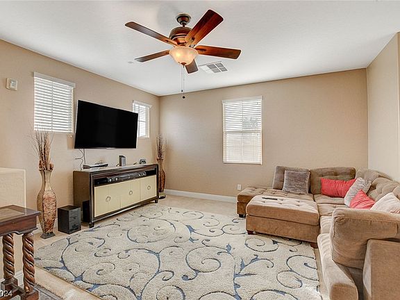 5th image of 390 Clarence House Ave #3