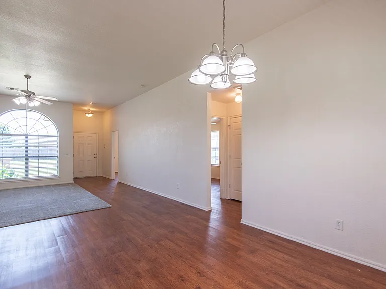 17405 Bronze Ln — Photo 10