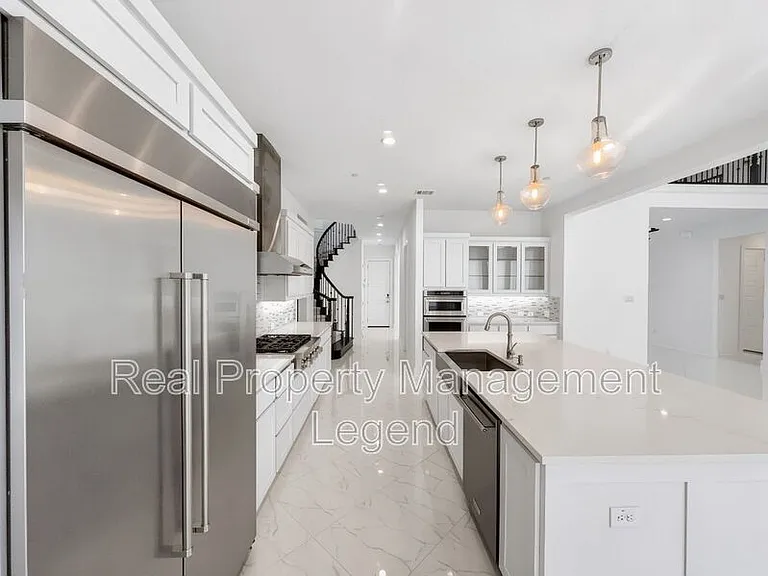 809 Jamestown Ln — Photo 25