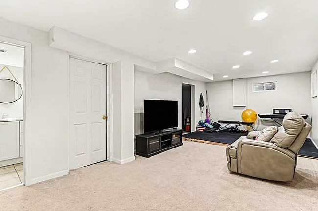 8656 Birchbark Dr — Photo 18