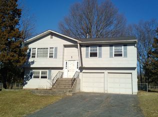 11 Cedar Brook Dr, Somerset, NJ 08873