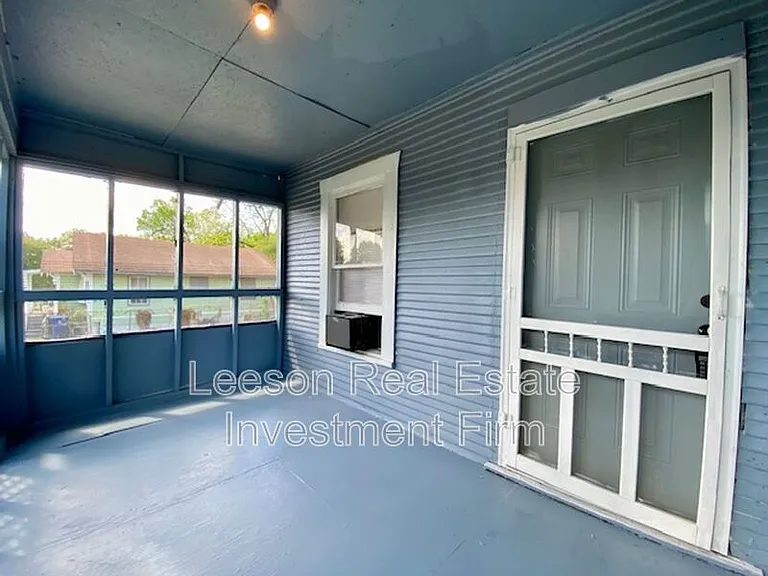 3240 Jackson St — Photo 3