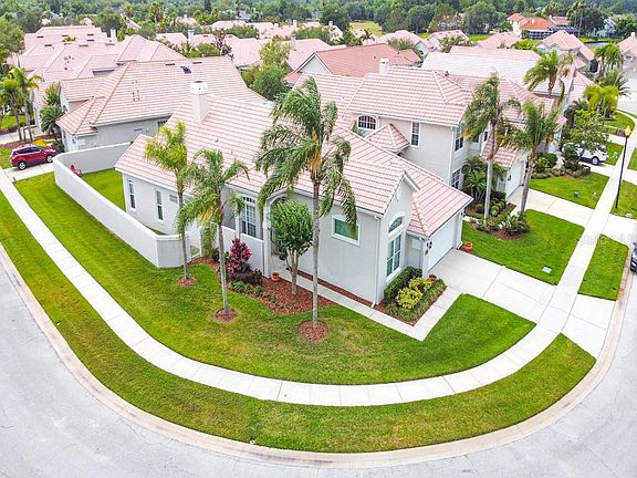 2nd image of 13333 Lake Turnberry Cir