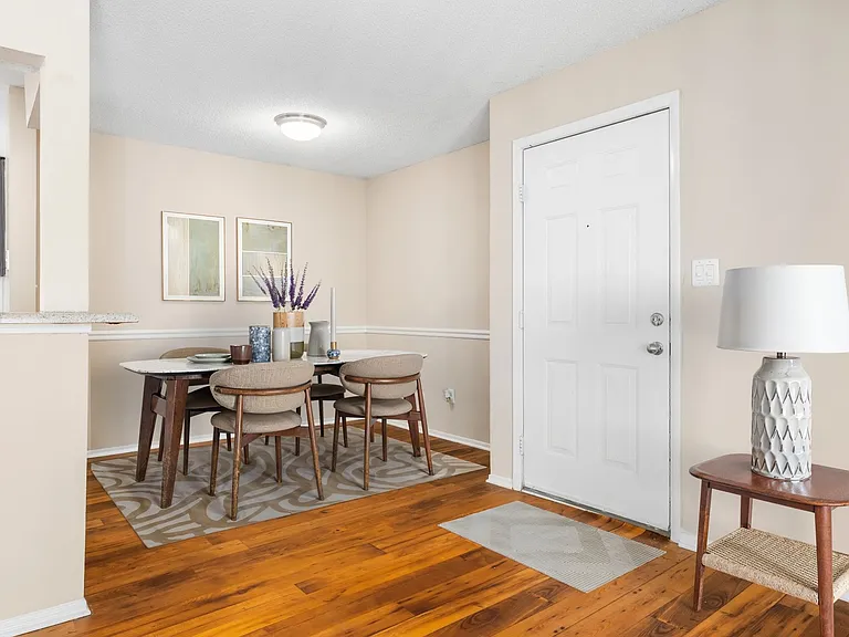 Klein - 1 Bed / 1 Bath - 760 Sq.Ft.