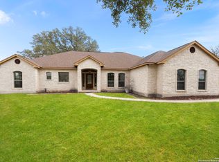 231 Broken Arrow, Floresville, TX 78114