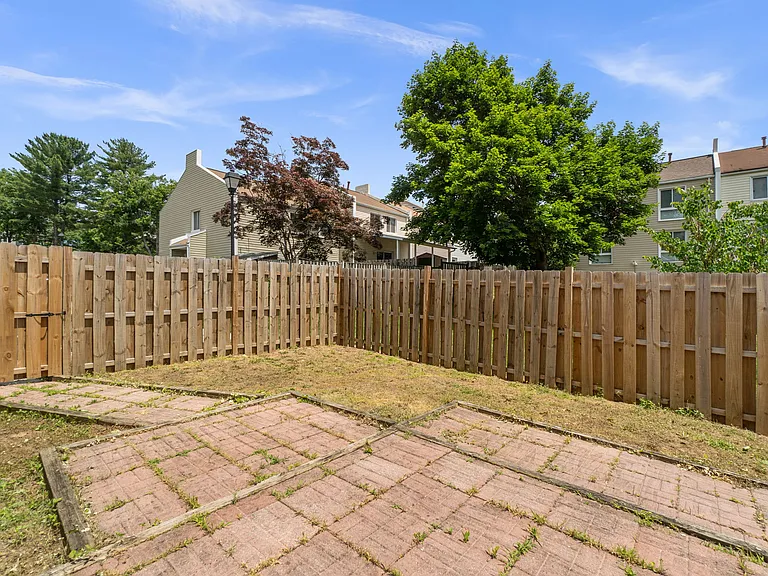 10289 Daystar Ct — Photo 29