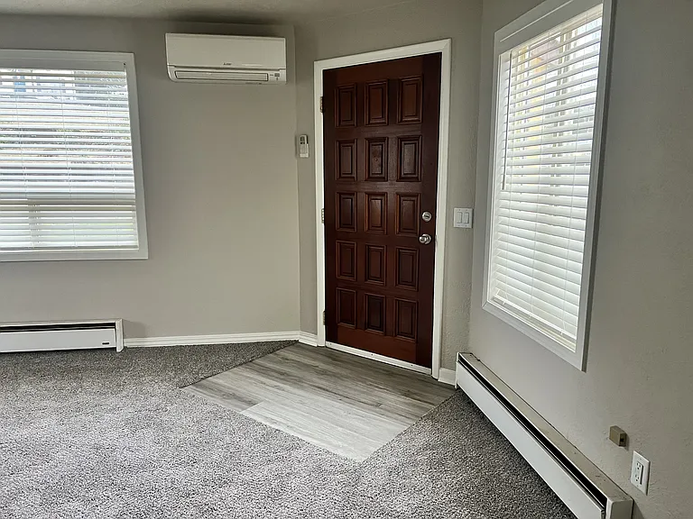 830 Oak Ter #830 — Photo 2