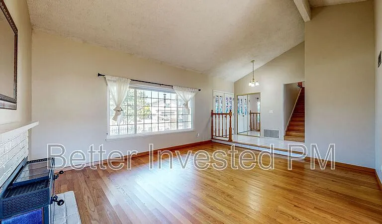 848 Sprucewood Ct — Photo 17