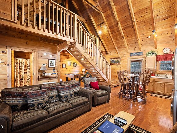5th image of 920 Hideaway Hills Cir