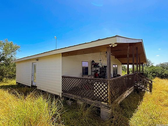 5th image of 529 Cedar Ridge Rd