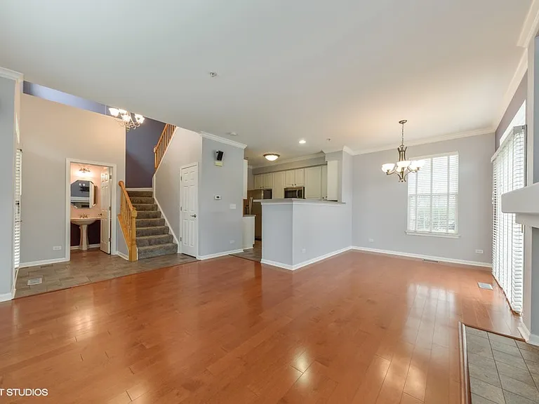 2716 N Greenwood Ave — Photo 3