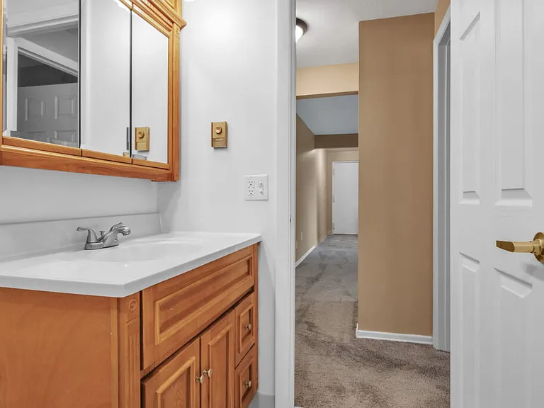 Geneseo Heights — Photo 16