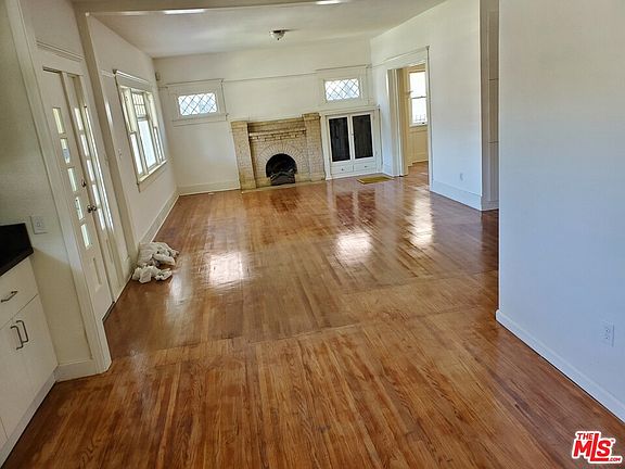 3rd image of 432 W 51st St