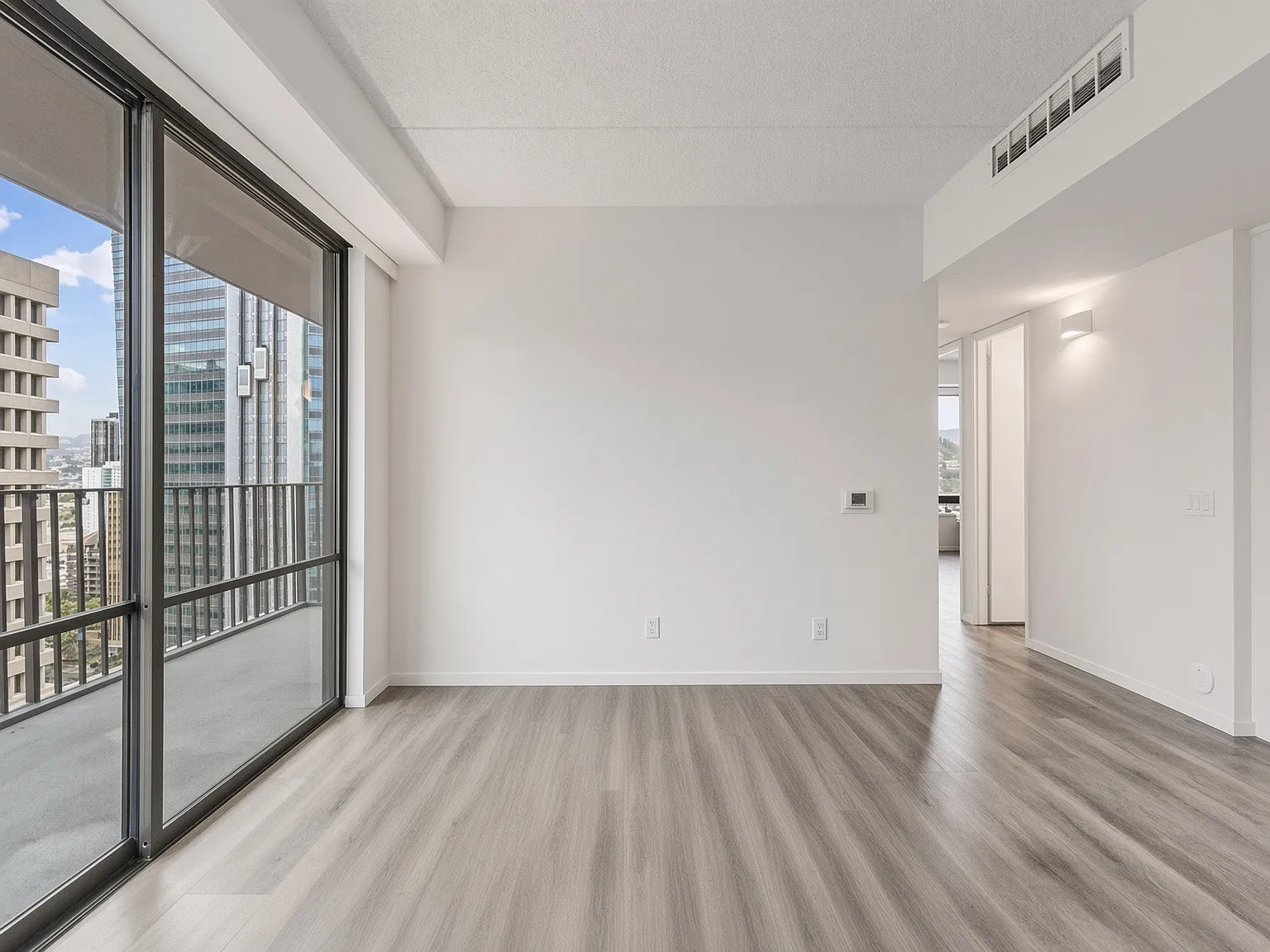 2 bed, 624 sqft, $3,150 — Photo 3