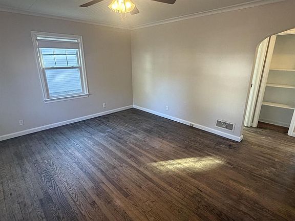 2nd image of 830 11TH AVENUE SOUTH
