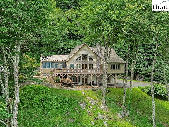 3rd image of 376 Buena Vista Drive