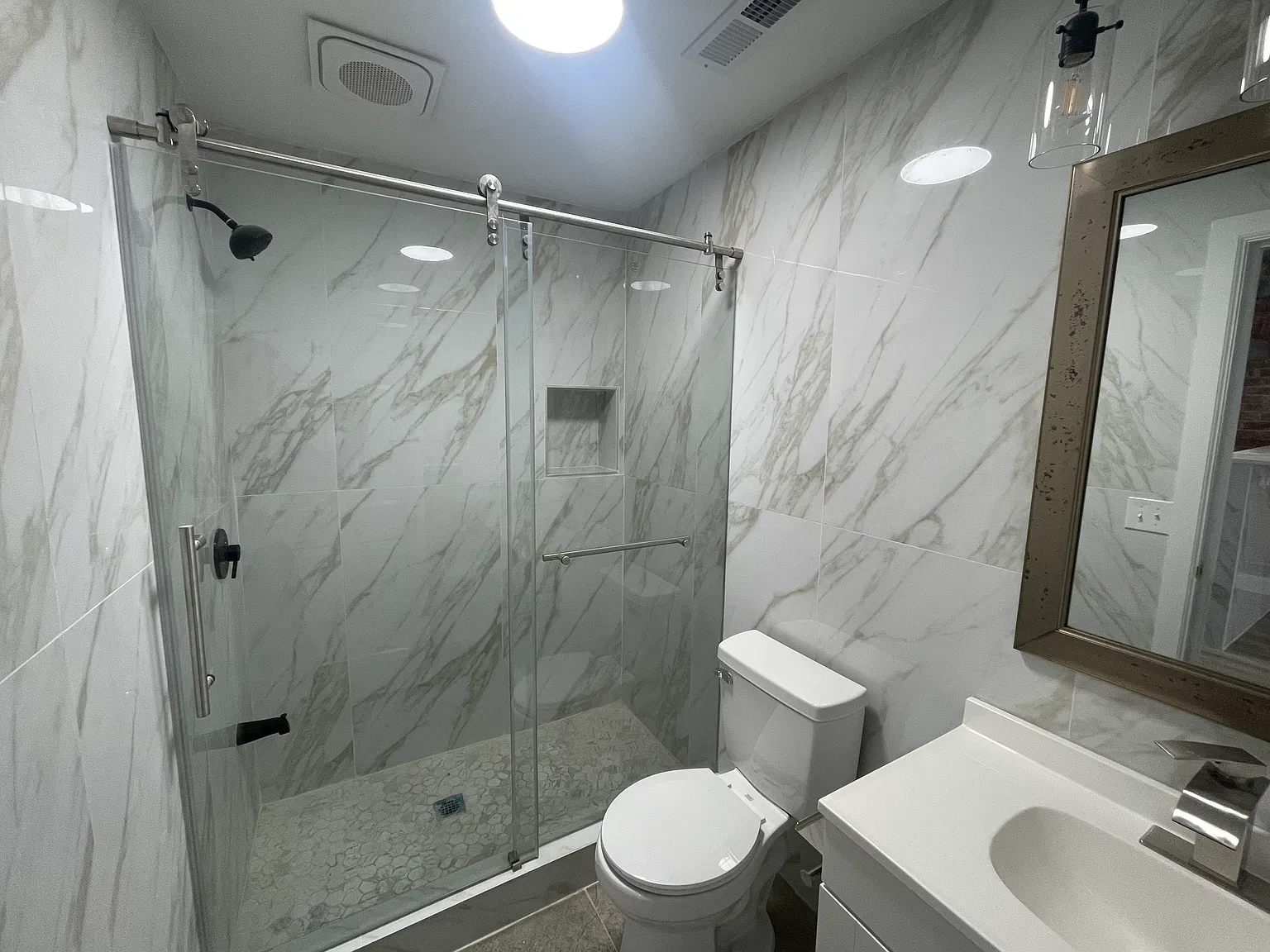2 bed, 1000 sqft, $1,500 — Photo 3